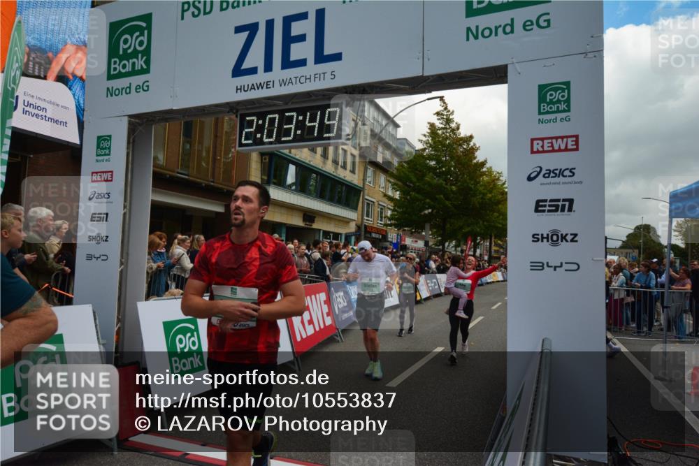 20.09.2026 - PSD Bank Halbmarathon LAZAROV Photography http://msf.ph/oto/10553837 20.09.2026 12:03:49 Ziel 1299, 1405, 1978, 2049, 2195, 2461, 2648, 2660, 3363, 3795, 3879, 3931, 4040, 4135, 4675 meine-sportfotos.de