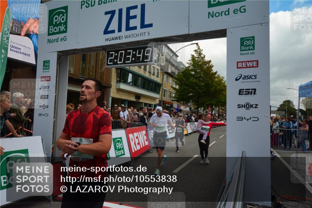 20.09.2026 - PSD Bank Halbmarathon LAZAROV Photography http://msf.ph/oto/10553838 20.09.2026 12:03:49 Ziel 1299, 1405, 1978, 2049, 2195, 2461, 2648, 2660, 3363, 3795, 3879, 3931, 4040, 4135, 4675 meine-sportfotos.de