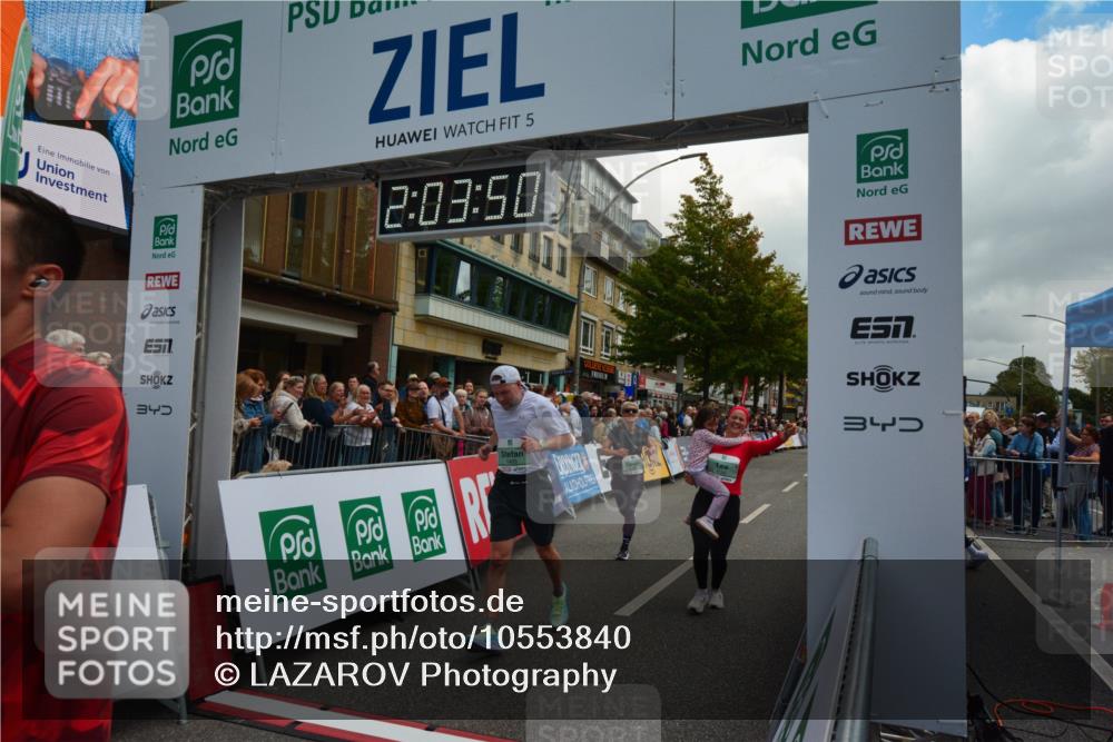 20.09.2026 - PSD Bank Halbmarathon LAZAROV Photography http://msf.ph/oto/10553840 20.09.2026 12:03:49 Ziel 1299, 1405, 1978, 2049, 2195, 2461, 2648, 2660, 3363, 3795, 3879, 3931, 4040, 4135, 4675 meine-sportfotos.de