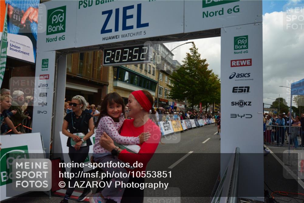 20.09.2026 - PSD Bank Halbmarathon LAZAROV Photography http://msf.ph/oto/10553851 20.09.2026 12:03:51 Ziel 1299, 1405, 1874, 2049, 2195, 2250, 2362, 2461, 2648, 2660, 3363, 3795, 3879, 4040, 4135, 4675 meine-sportfotos.de