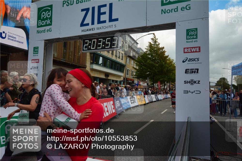 20.09.2026 - PSD Bank Halbmarathon LAZAROV Photography http://msf.ph/oto/10553853 20.09.2026 12:03:52 Ziel 1299, 1405, 1874, 2049, 2195, 2250, 2362, 2461, 2648, 2660, 3363, 3795, 4040, 4135, 4675 meine-sportfotos.de