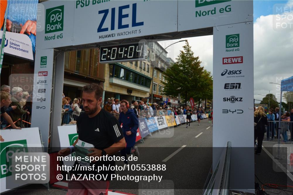 20.09.2026 - PSD Bank Halbmarathon LAZAROV Photography http://msf.ph/oto/10553888 20.09.2026 12:04:04 Ziel 1155, 1728, 1840, 1874, 2250, 2362, 2422, 2648, 2660, 2827, 3363, 3659, 3923, 4322, 4636, 4675, 4784 meine-sportfotos.de