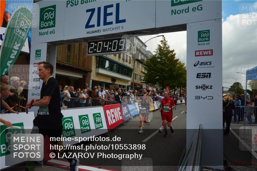 20.09.2026 - PSD Bank Halbmarathon LAZAROV Photography http://msf.ph/oto/10553898 20.09.2026 12:04:09 Ziel 1104, 1155, 1525, 1555, 1728, 1840, 1874, 2250, 2362, 2422, 2827, 2932, 3457, 3659, 3832, 3833, 3923, 3934, 4322, 4636, 4784 meine-sportfotos.de