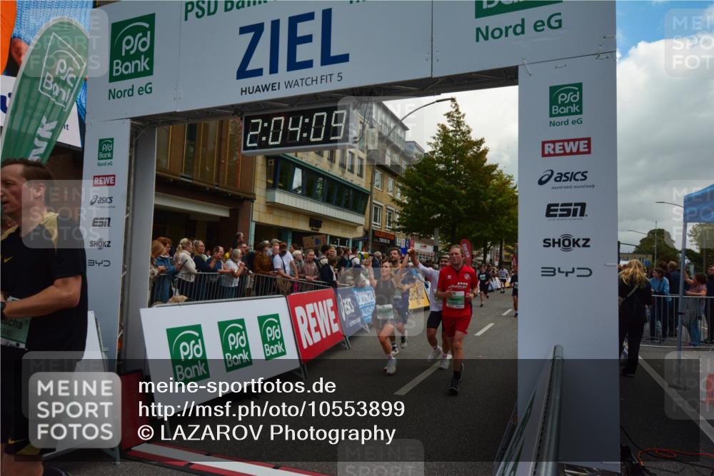20.09.2026 - PSD Bank Halbmarathon LAZAROV Photography http://msf.ph/oto/10553899 20.09.2026 12:04:09 Ziel 1104, 1155, 1525, 1555, 1728, 1840, 1874, 2250, 2362, 2422, 2827, 2932, 3457, 3659, 3832, 3833, 3923, 3934, 4322, 4636, 4784 meine-sportfotos.de