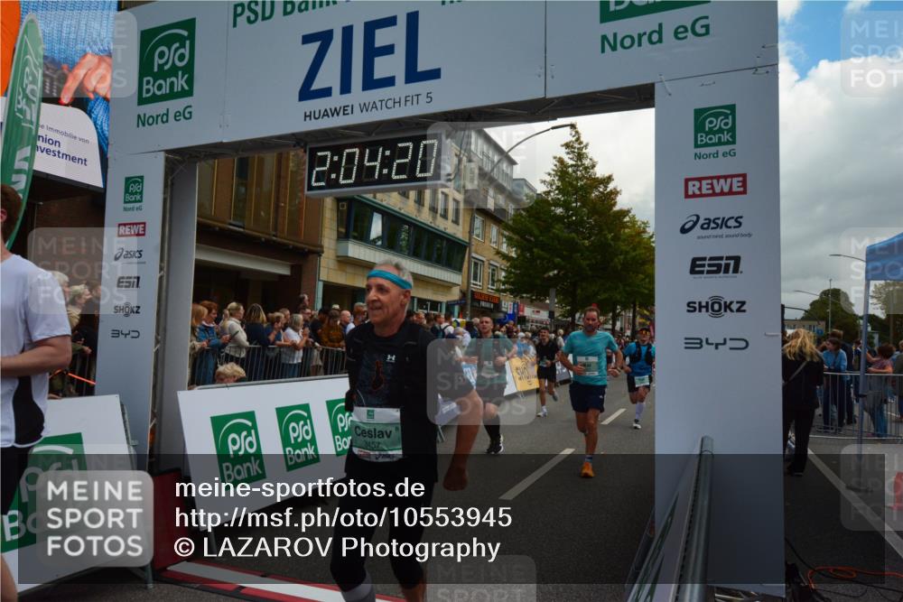 20.09.2026 - PSD Bank Halbmarathon LAZAROV Photography http://msf.ph/oto/10553945 20.09.2026 12:04:20 Ziel 1104, 1155, 1371, 1404, 1456, 1525, 1555, 1563, 1605, 1789, 2833, 2932, 3045, 3345, 3457, 3832, 3833, 3934, 4087 meine-sportfotos.de