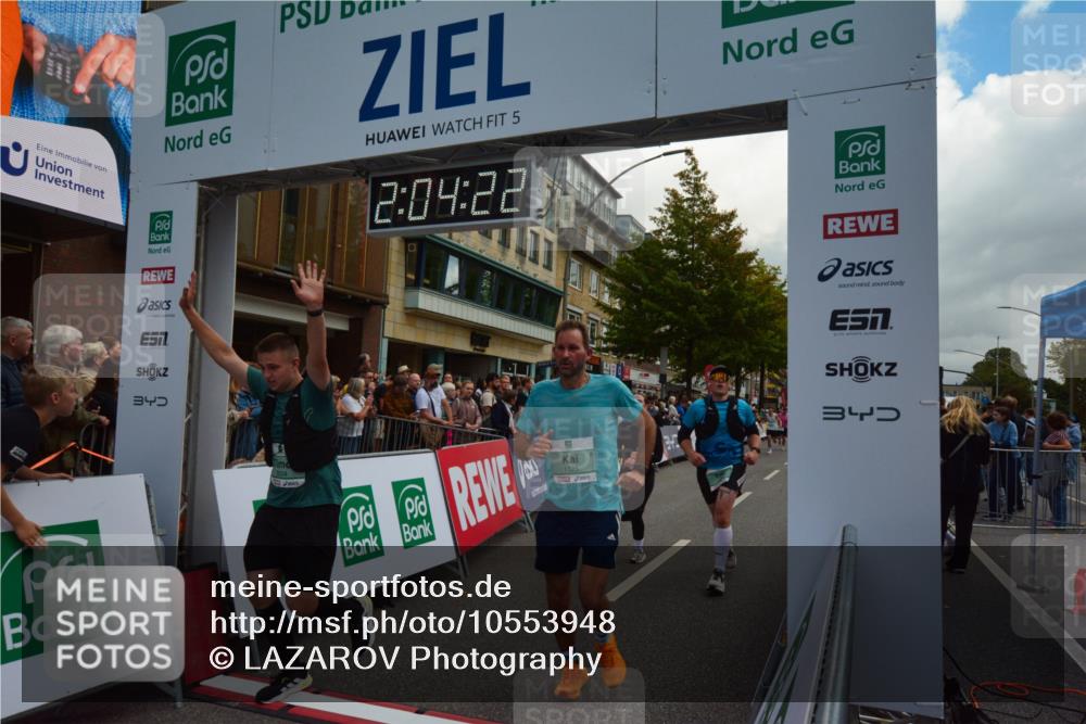 20.09.2026 - PSD Bank Halbmarathon LAZAROV Photography http://msf.ph/oto/10553948 20.09.2026 12:04:21 Ziel 1104, 1155, 1371, 1404, 1456, 1525, 1555, 1563, 1605, 1789, 2833, 2932, 3045, 3345, 3457, 3832, 3833, 3934, 4087 meine-sportfotos.de