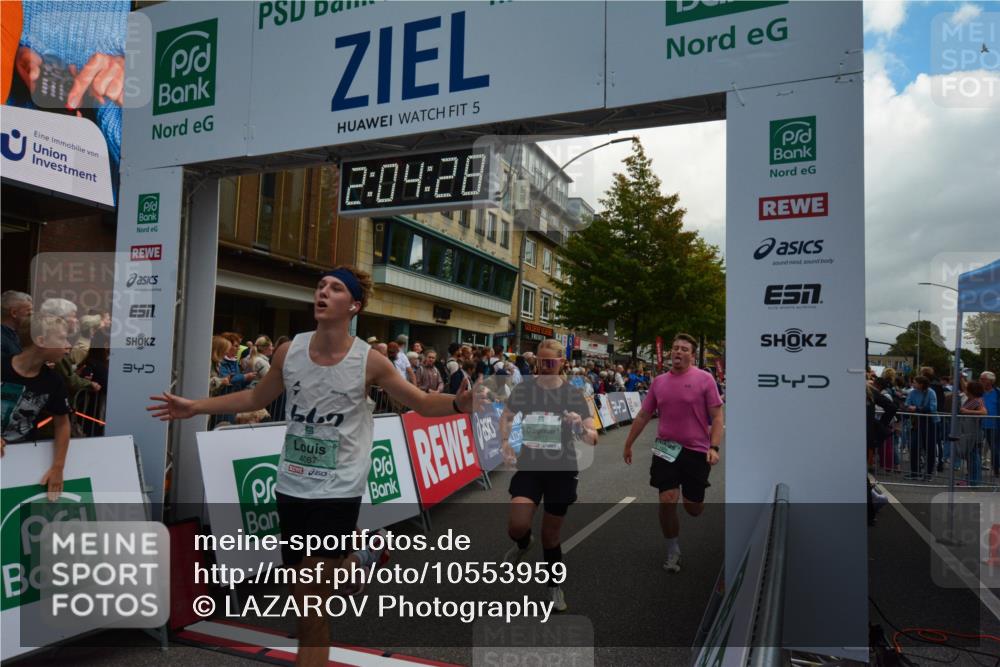 20.09.2026 - PSD Bank Halbmarathon LAZAROV Photography http://msf.ph/oto/10553959 20.09.2026 12:04:28 Ziel 1371, 1404, 1456, 1563, 1605, 1789, 1864, 2237, 2833, 3045, 3345, 3524, 4087, 4182, 4183, 4329 meine-sportfotos.de