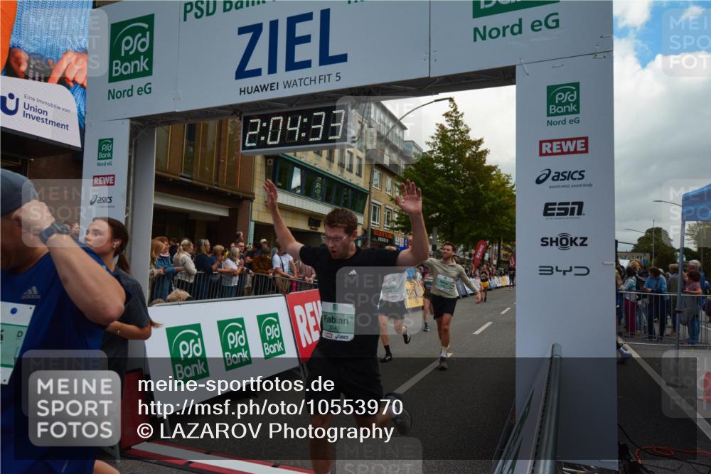 20.09.2026 - PSD Bank Halbmarathon LAZAROV Photography http://msf.ph/oto/10553970 20.09.2026 12:04:32 Ziel 1371, 1533, 1563, 1595, 1605, 1789, 1864, 2237, 2833, 3045, 3524, 4087, 4138, 4182, 4183, 4329, 4435 meine-sportfotos.de