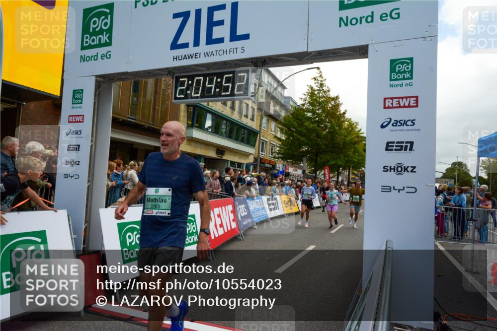 20.09.2026 - PSD Bank Halbmarathon LAZAROV Photography http://msf.ph/oto/10554023 20.09.2026 12:04:51 Ziel 1318, 1799, 3163, 3726, 3734, 3808, 4195, 4212, 4255 meine-sportfotos.de