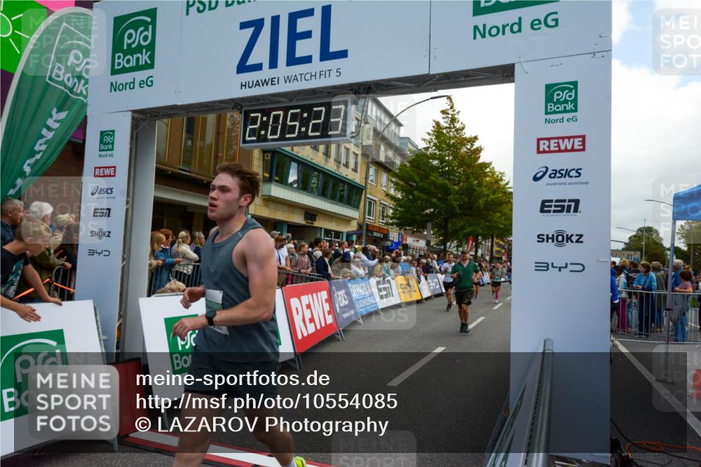 20.09.2026 - PSD Bank Halbmarathon LAZAROV Photography http://msf.ph/oto/10554085 20.09.2026 12:05:23 Ziel 1618, 1989, 1990, 2220, 2396, 2841, 3257, 3389, 3627, 3773, 3938, 4042, 4073, 4273, 4564, 4615 meine-sportfotos.de