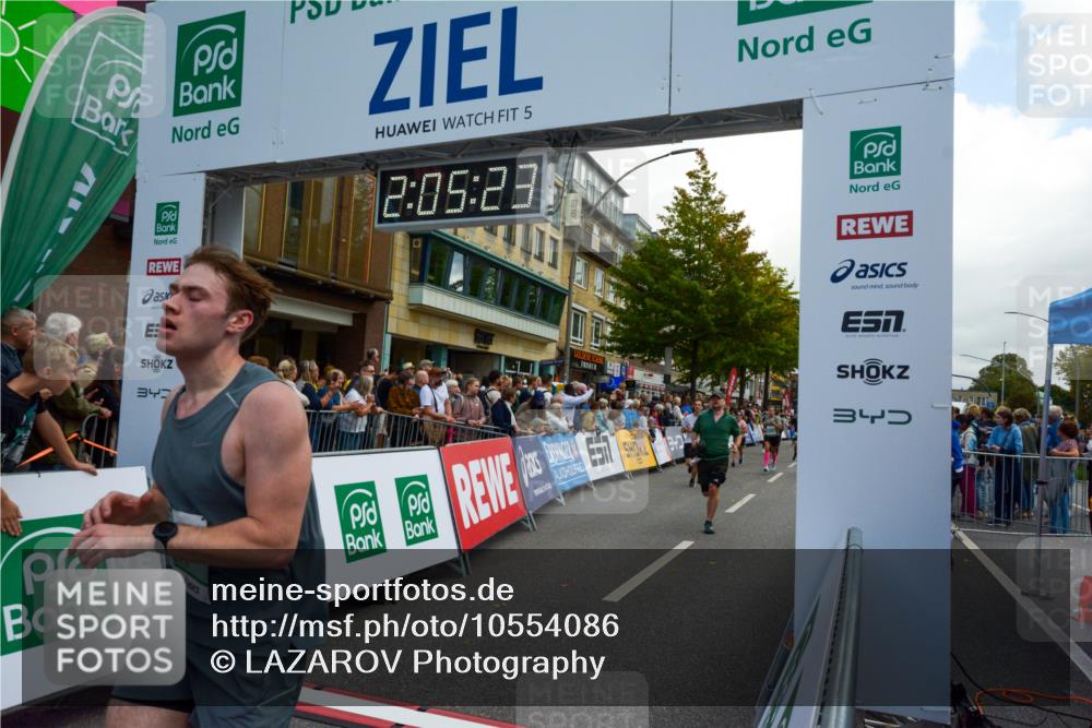 20.09.2026 - PSD Bank Halbmarathon LAZAROV Photography http://msf.ph/oto/10554086 20.09.2026 12:05:23 Ziel 1618, 1989, 1990, 2220, 2396, 2841, 3257, 3389, 3627, 3773, 3938, 4042, 4073, 4273, 4564, 4615 meine-sportfotos.de
