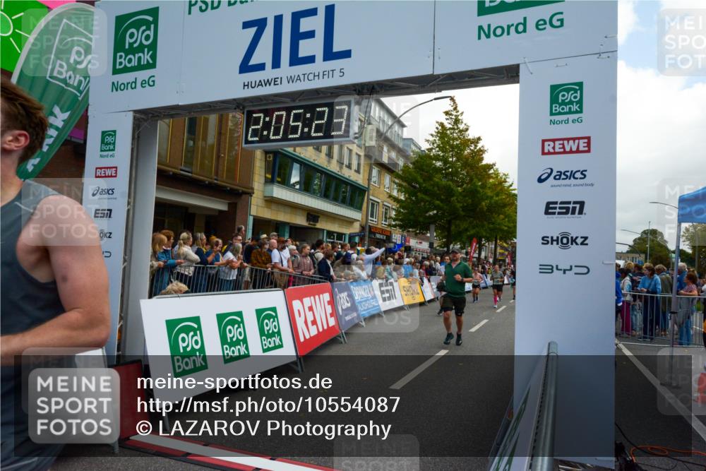 20.09.2026 - PSD Bank Halbmarathon LAZAROV Photography http://msf.ph/oto/10554087 20.09.2026 12:05:23 Ziel 1618, 1989, 1990, 2220, 2396, 2841, 3257, 3389, 3627, 3773, 3938, 4042, 4073, 4273, 4564, 4615 meine-sportfotos.de
