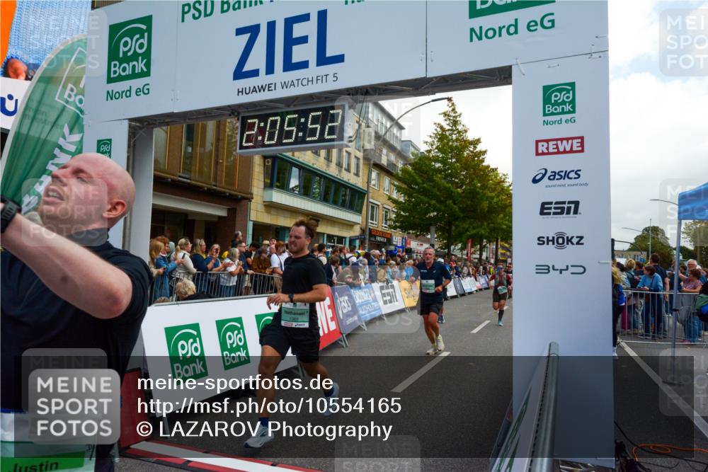 20.09.2026 - PSD Bank Halbmarathon LAZAROV Photography http://msf.ph/oto/10554165 20.09.2026 12:05:51 Ziel 1369, 1487, 1488, 1834, 2468, 2692, 2816, 2991, 3143, 3281, 3314, 3402, 3894, 3922, 4166, 4359, 4450, 4674 meine-sportfotos.de