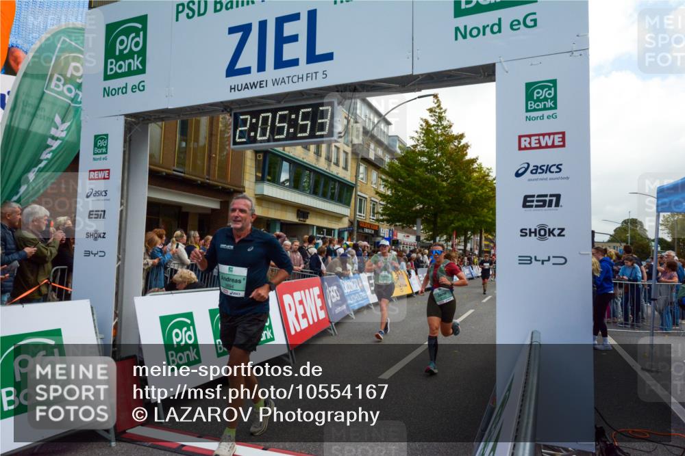 20.09.2026 - PSD Bank Halbmarathon LAZAROV Photography http://msf.ph/oto/10554167 20.09.2026 12:05:53 Ziel 1369, 1487, 1488, 1834, 2468, 2580, 2692, 2816, 2979, 2991, 3143, 3281, 3314, 3402, 3617, 3894, 3922, 4166, 4359, 4450, 4674 meine-sportfotos.de