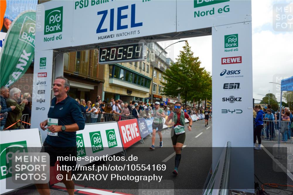 20.09.2026 - PSD Bank Halbmarathon LAZAROV Photography http://msf.ph/oto/10554169 20.09.2026 12:05:53 Ziel 1369, 1487, 1488, 1834, 2468, 2580, 2692, 2816, 2979, 2991, 3143, 3281, 3314, 3402, 3617, 3894, 3922, 4166, 4359, 4450, 4674 meine-sportfotos.de