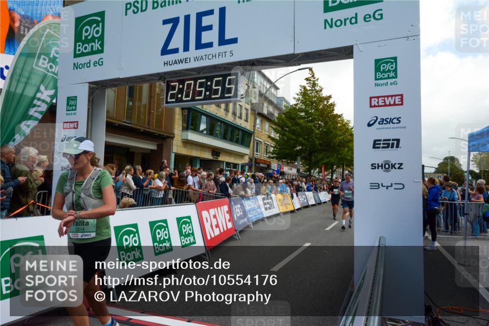 20.09.2026 - PSD Bank Halbmarathon LAZAROV Photography http://msf.ph/oto/10554176 20.09.2026 12:05:55 Ziel 1369, 1487, 1834, 2468, 2580, 2692, 2816, 2979, 2991, 3143, 3314, 3402, 3617, 3656, 3894, 3922, 4166, 4359, 4450, 4674 meine-sportfotos.de