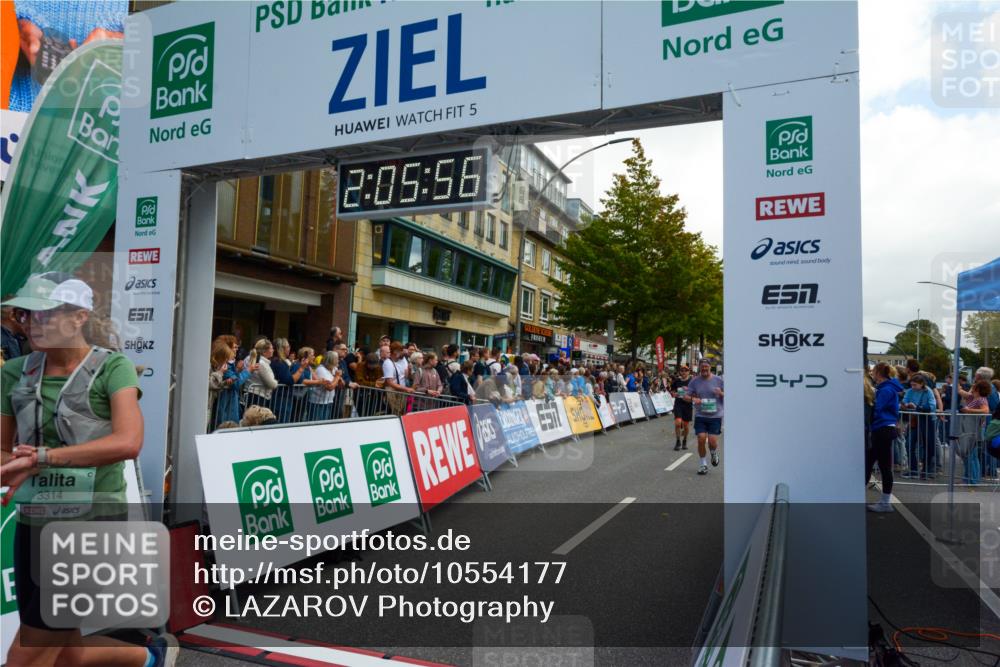 20.09.2026 - PSD Bank Halbmarathon LAZAROV Photography http://msf.ph/oto/10554177 20.09.2026 12:05:55 Ziel 1369, 1487, 1834, 2468, 2580, 2692, 2816, 2979, 2991, 3143, 3314, 3402, 3617, 3656, 3894, 3922, 4166, 4359, 4450, 4674 meine-sportfotos.de