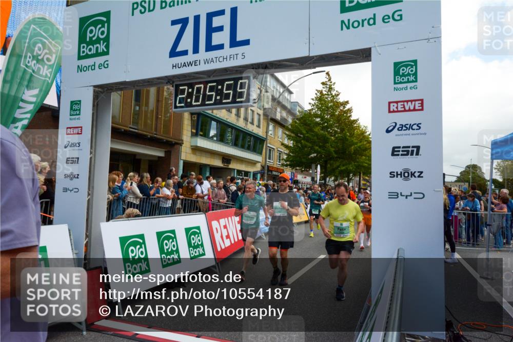 20.09.2026 - PSD Bank Halbmarathon LAZAROV Photography http://msf.ph/oto/10554187 20.09.2026 12:05:59 Ziel 1300, 1487, 1834, 2468, 2580, 2692, 2816, 2852, 2979, 2991, 3143, 3314, 3402, 3617, 3656, 3894, 4166, 4359 meine-sportfotos.de
