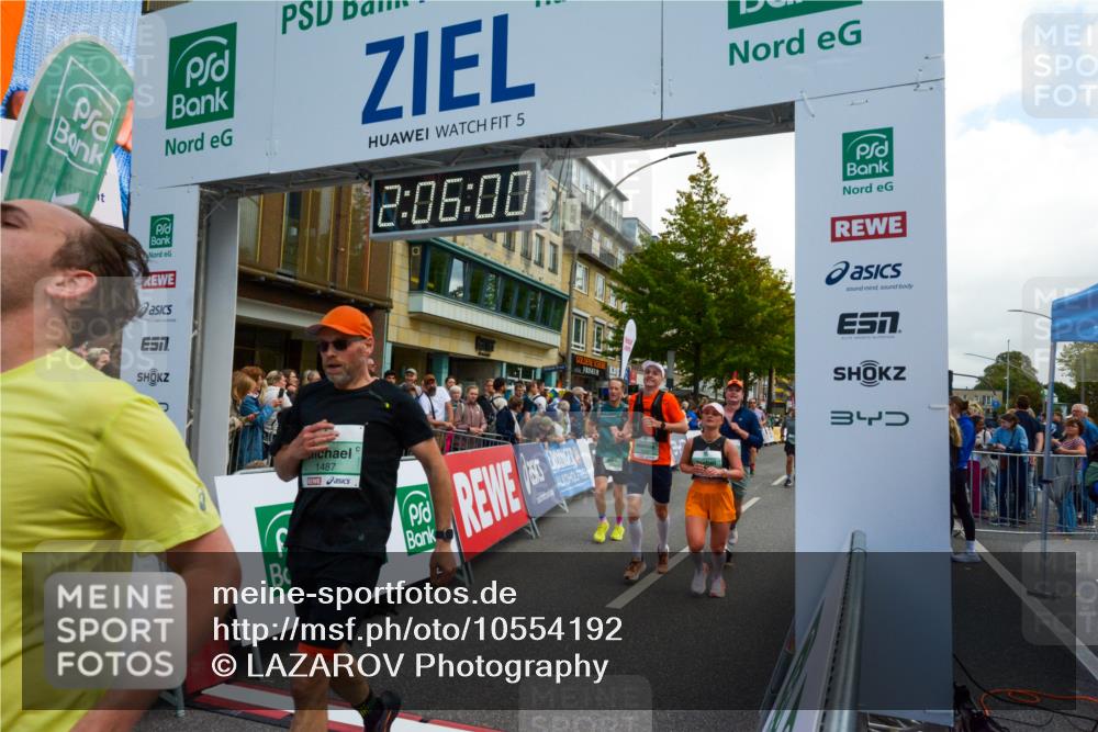 20.09.2026 - PSD Bank Halbmarathon LAZAROV Photography http://msf.ph/oto/10554192 20.09.2026 12:06:00 Ziel 1300, 1487, 1834, 1916, 2468, 2580, 2692, 2816, 2852, 2979, 2991, 3143, 3314, 3402, 3617, 3656, 4166, 4359, 4629 meine-sportfotos.de