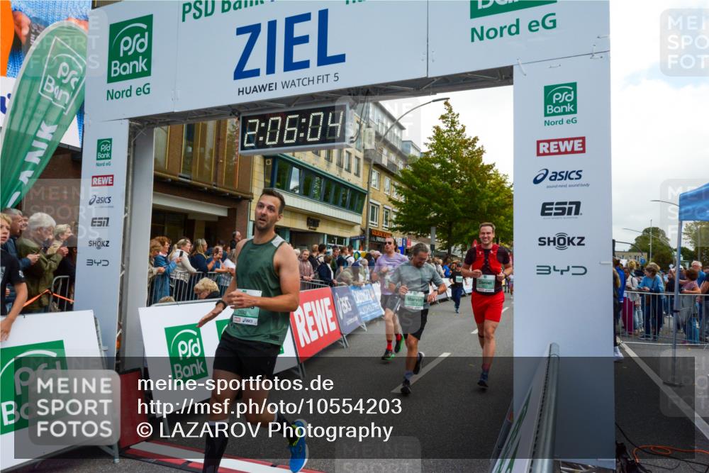 20.09.2026 - PSD Bank Halbmarathon LAZAROV Photography http://msf.ph/oto/10554203 20.09.2026 12:06:03 Ziel 1252, 1300, 1487, 1834, 1916, 2468, 2580, 2692, 2816, 2852, 2979, 2991, 3402, 3617, 3656, 4166, 4359, 4629 meine-sportfotos.de