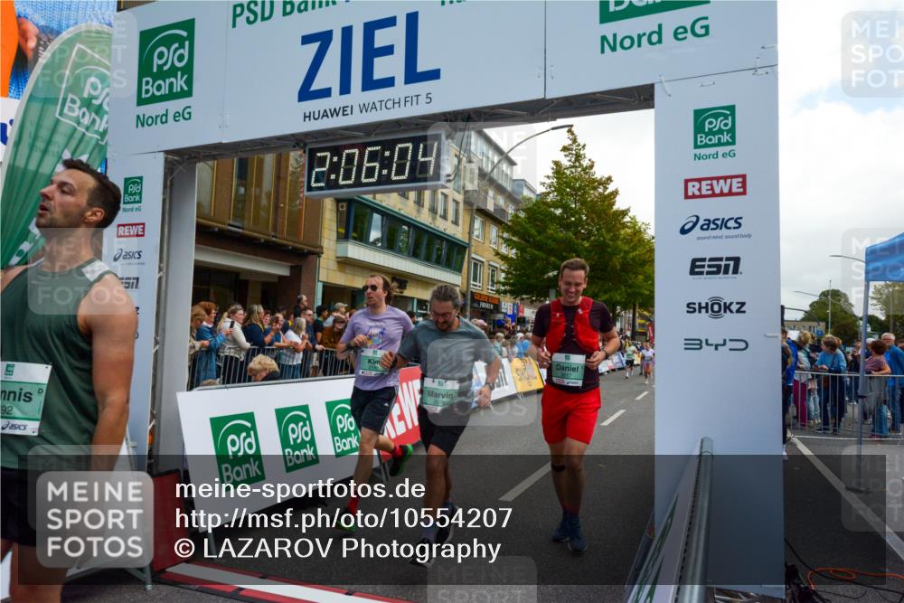20.09.2026 - PSD Bank Halbmarathon LAZAROV Photography http://msf.ph/oto/10554207 20.09.2026 12:06:04 Ziel 1252, 1300, 1487, 1834, 1916, 2468, 2580, 2692, 2816, 2852, 2979, 2991, 3402, 3617, 3656, 4166, 4359, 4629, 4786 meine-sportfotos.de