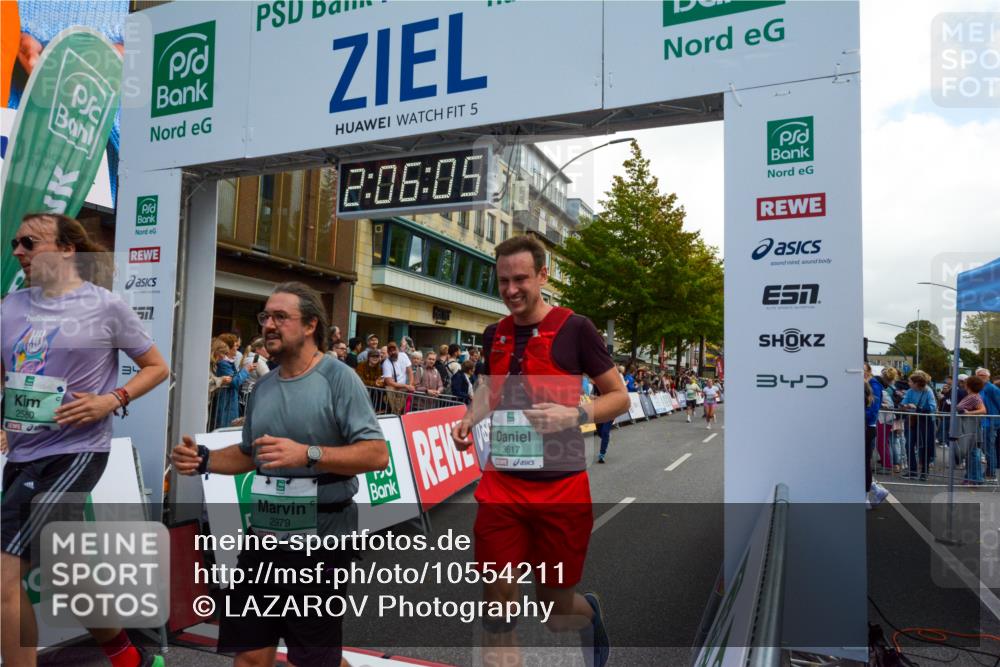 20.09.2026 - PSD Bank Halbmarathon LAZAROV Photography http://msf.ph/oto/10554211 20.09.2026 12:06:04 Ziel 1252, 1300, 1487, 1834, 1916, 2468, 2580, 2692, 2816, 2852, 2979, 2991, 3402, 3617, 3656, 4166, 4359, 4629, 4786 meine-sportfotos.de