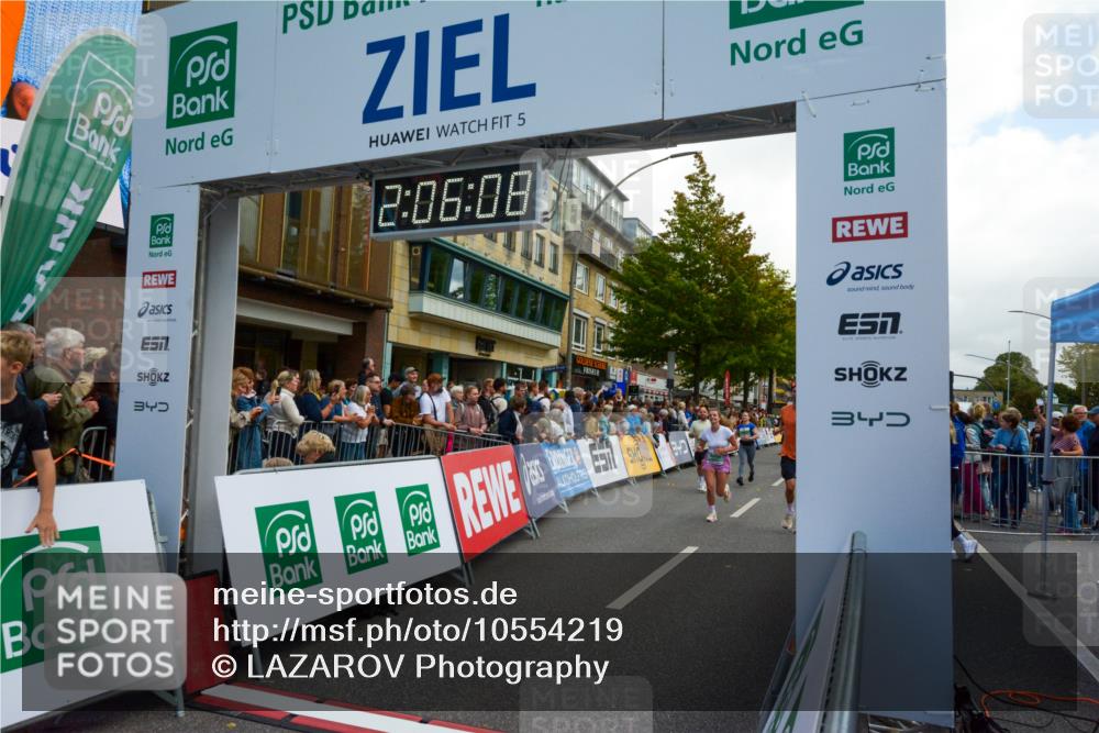 20.09.2026 - PSD Bank Halbmarathon LAZAROV Photography http://msf.ph/oto/10554219 20.09.2026 12:06:08 Ziel 1252, 1300, 1916, 1940, 2468, 2580, 2692, 2852, 2979, 3402, 3617, 3656, 4629, 4786 meine-sportfotos.de