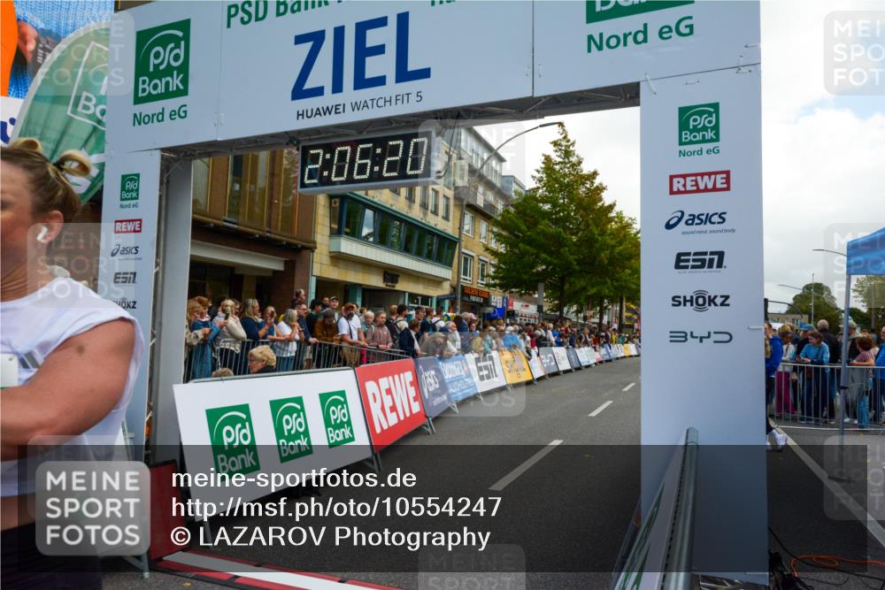 20.09.2026 - PSD Bank Halbmarathon LAZAROV Photography http://msf.ph/oto/10554247 20.09.2026 12:06:19 Ziel 1252, 1940, 4647, 4717, 4786 meine-sportfotos.de