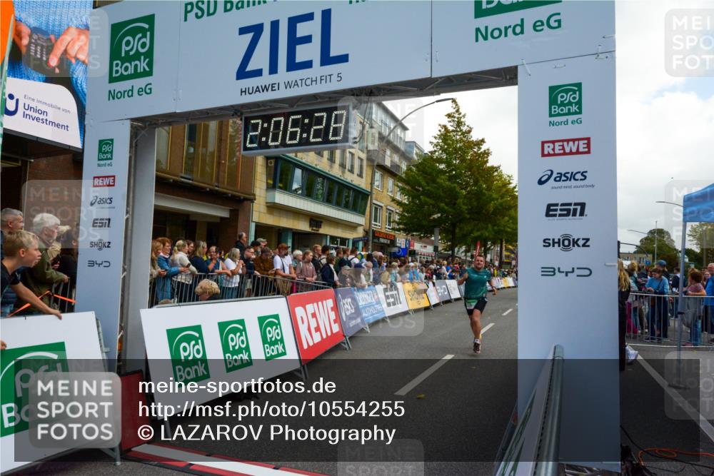20.09.2026 - PSD Bank Halbmarathon LAZAROV Photography http://msf.ph/oto/10554255 20.09.2026 12:06:28 Ziel 2024, 2684, 2715, 4647, 4676, 4717 meine-sportfotos.de