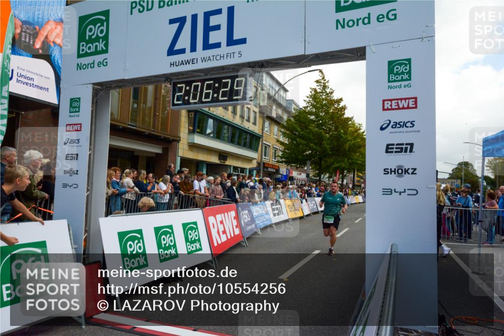 20.09.2026 - PSD Bank Halbmarathon LAZAROV Photography http://msf.ph/oto/10554256 20.09.2026 12:06:28 Ziel 2024, 2684, 2715, 4647, 4676, 4717 meine-sportfotos.de