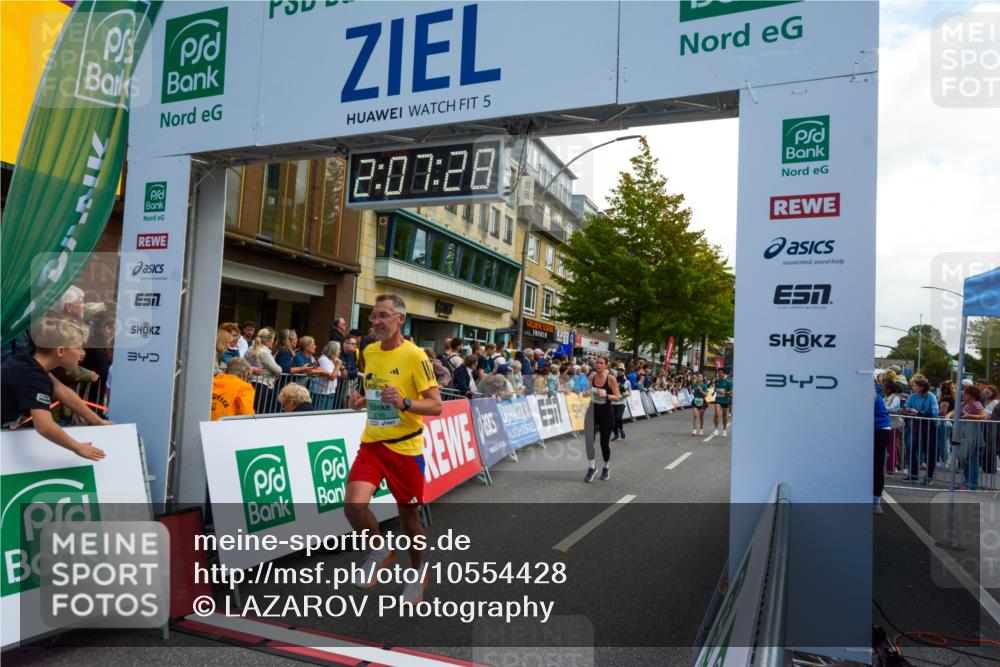 20.09.2026 - PSD Bank Halbmarathon LAZAROV Photography http://msf.ph/oto/10554428 20.09.2026 12:07:28 Ziel 1089, 1376, 1875, 2190, 2559, 2796, 3352, 3493, 3667, 4424 meine-sportfotos.de