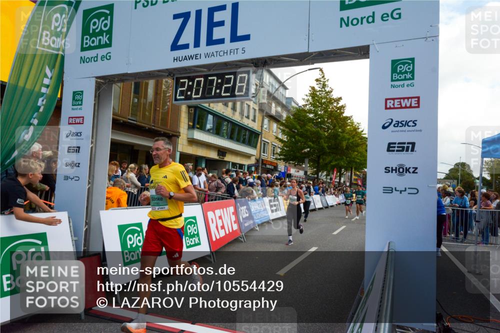 20.09.2026 - PSD Bank Halbmarathon LAZAROV Photography http://msf.ph/oto/10554429 20.09.2026 12:07:28 Ziel 1089, 1376, 1875, 2190, 2559, 2796, 3352, 3493, 3667, 4424 meine-sportfotos.de