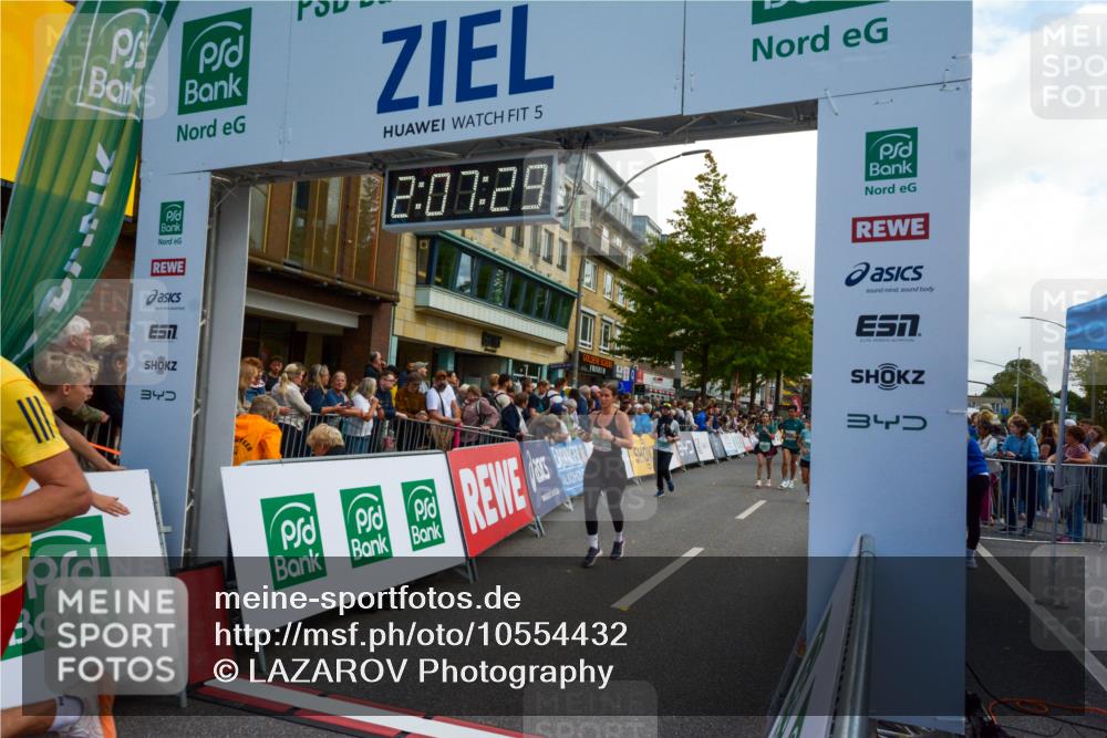 20.09.2026 - PSD Bank Halbmarathon LAZAROV Photography http://msf.ph/oto/10554432 20.09.2026 12:07:28 Ziel 1089, 1376, 1875, 2190, 2559, 2796, 3352, 3493, 3667, 4424 meine-sportfotos.de