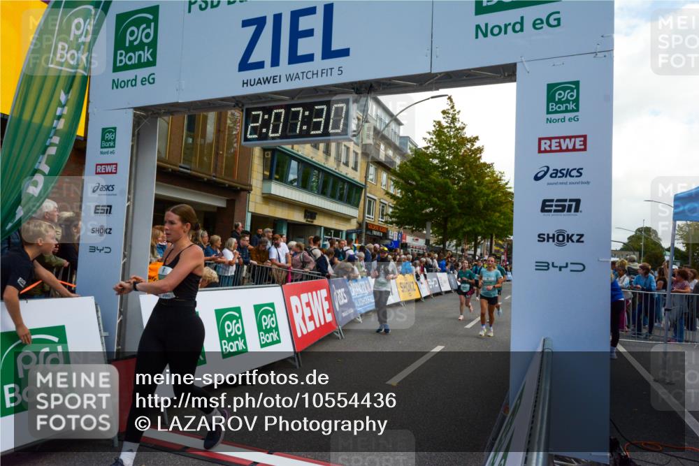20.09.2026 - PSD Bank Halbmarathon LAZAROV Photography http://msf.ph/oto/10554436 20.09.2026 12:07:30 Ziel 1089, 1376, 1522, 1875, 2190, 2559, 2796, 3352, 3667, 4424 meine-sportfotos.de