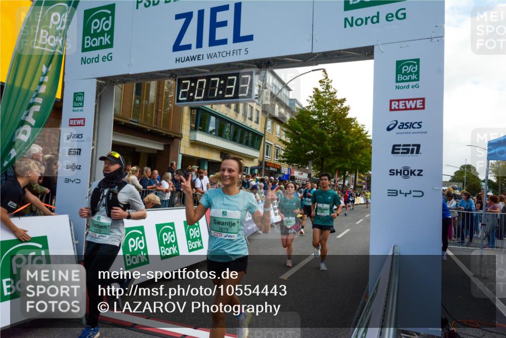 20.09.2026 - PSD Bank Halbmarathon LAZAROV Photography http://msf.ph/oto/10554443 20.09.2026 12:07:32 Ziel 1089, 1376, 1522, 1622, 1875, 2190, 2559, 2652, 2796, 3352, 3667, 4424 meine-sportfotos.de