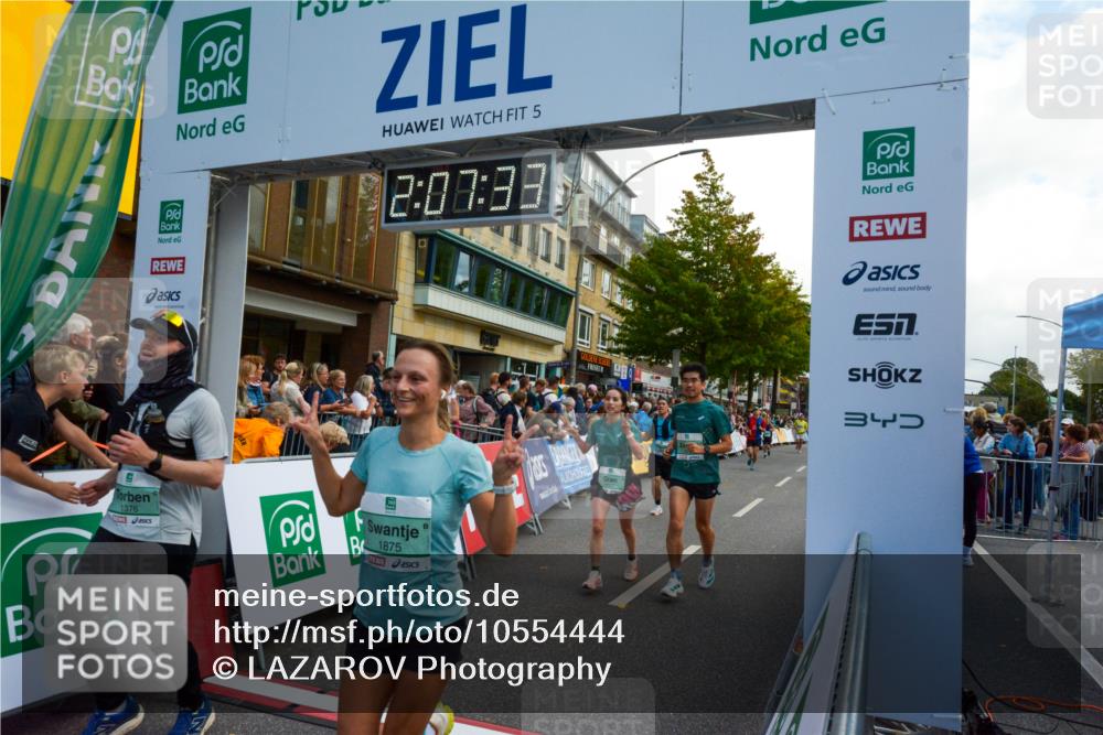 20.09.2026 - PSD Bank Halbmarathon LAZAROV Photography http://msf.ph/oto/10554444 20.09.2026 12:07:32 Ziel 1089, 1376, 1522, 1622, 1875, 2190, 2559, 2652, 2796, 3352, 3667, 4424 meine-sportfotos.de