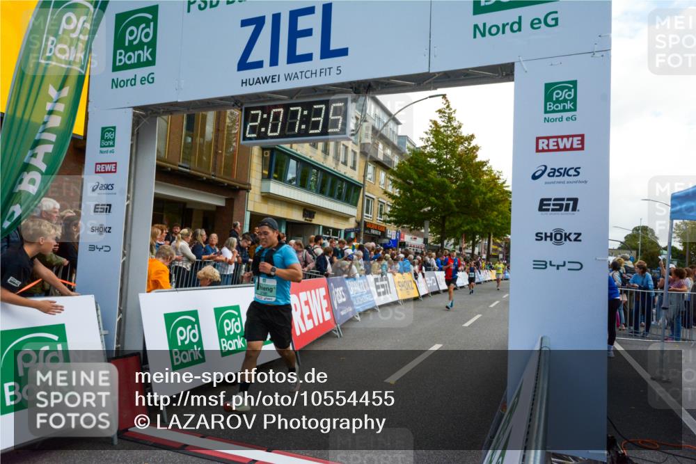 20.09.2026 - PSD Bank Halbmarathon LAZAROV Photography http://msf.ph/oto/10554455 20.09.2026 12:07:34 Ziel 1376, 1522, 1622, 1875, 1968, 2190, 2559, 2652, 2796, 3352, 3667, 4424 meine-sportfotos.de