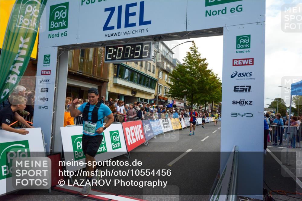 20.09.2026 - PSD Bank Halbmarathon LAZAROV Photography http://msf.ph/oto/10554456 20.09.2026 12:07:35 Ziel 1376, 1522, 1622, 1875, 1968, 2559, 2652, 2796, 3352, 3667, 4424 meine-sportfotos.de