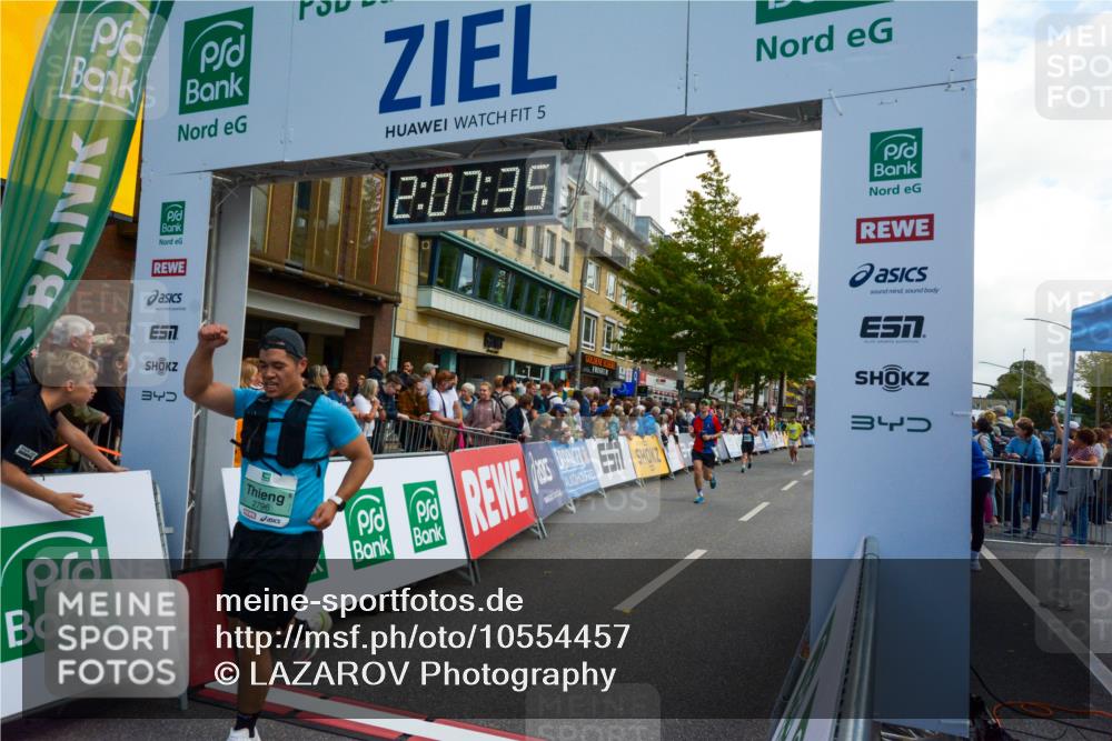 20.09.2026 - PSD Bank Halbmarathon LAZAROV Photography http://msf.ph/oto/10554457 20.09.2026 12:07:35 Ziel 1376, 1522, 1622, 1875, 1968, 2559, 2652, 2796, 3352, 3667, 4424 meine-sportfotos.de