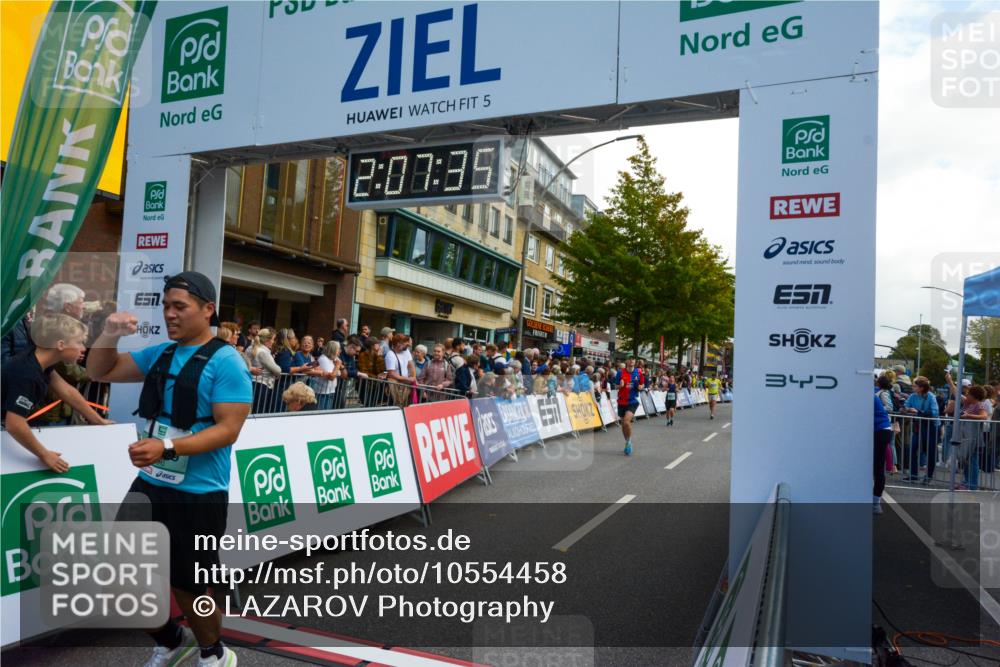 20.09.2026 - PSD Bank Halbmarathon LAZAROV Photography http://msf.ph/oto/10554458 20.09.2026 12:07:35 Ziel 1376, 1522, 1622, 1875, 1968, 2559, 2652, 2796, 3352, 3667, 4424 meine-sportfotos.de