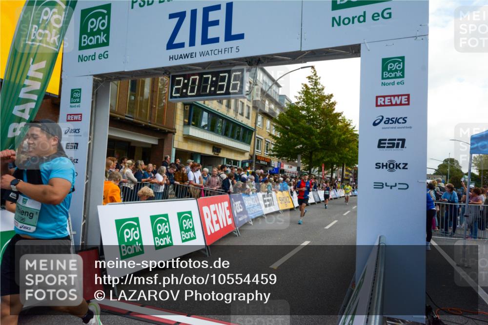 20.09.2026 - PSD Bank Halbmarathon LAZAROV Photography http://msf.ph/oto/10554459 20.09.2026 12:07:35 Ziel 1376, 1522, 1622, 1875, 1968, 2559, 2652, 2796, 3352, 3667, 4424 meine-sportfotos.de