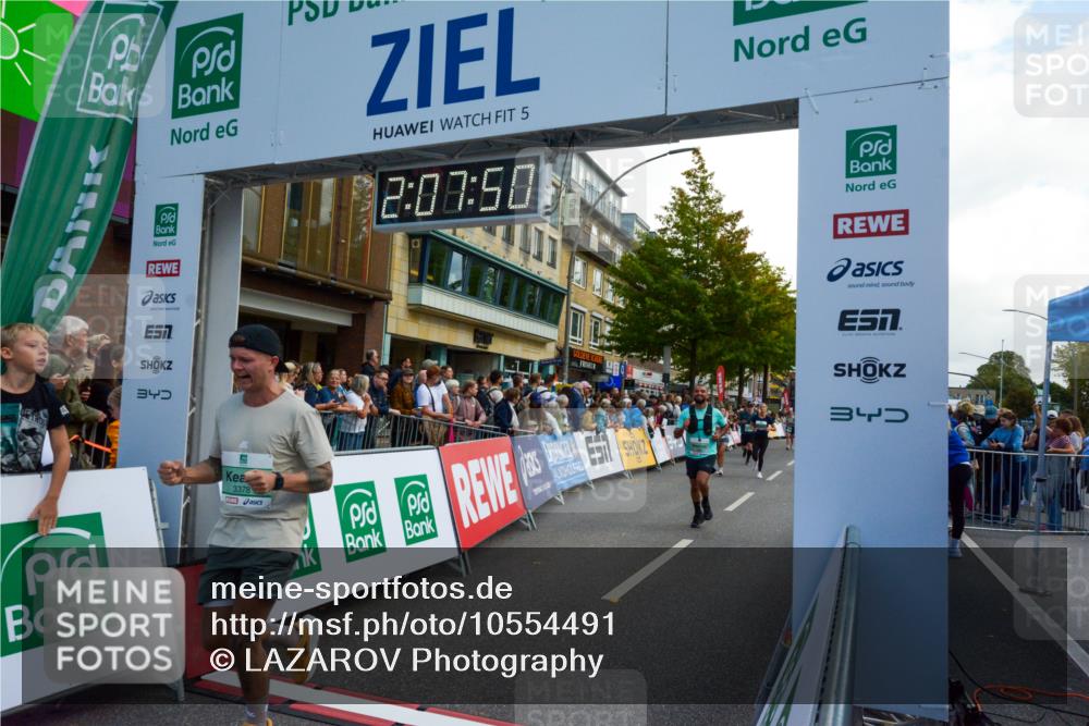 20.09.2026 - PSD Bank Halbmarathon LAZAROV Photography http://msf.ph/oto/10554491 20.09.2026 12:07:49 Ziel 1238, 1600, 1622, 1705, 1968, 2173, 2652, 3219, 3378, 3486, 3487, 4776 meine-sportfotos.de
