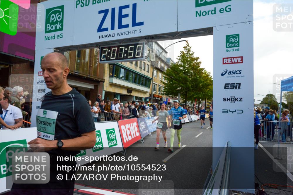 20.09.2026 - PSD Bank Halbmarathon LAZAROV Photography http://msf.ph/oto/10554523 20.09.2026 12:07:58 Ziel 1228, 1238, 1600, 1705, 2173, 2499, 3128, 3130, 3219, 3466, 3486, 3487, 4502, 4776 meine-sportfotos.de