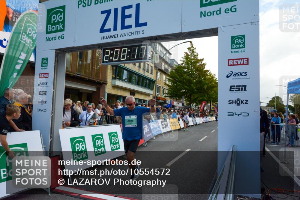 20.09.2026 - PSD Bank Halbmarathon LAZAROV Photography http://msf.ph/oto/10554572 20.09.2026 12:08:17 Ziel 1886, 2298, 2340, 2875, 2905, 2970, 3753 meine-sportfotos.de