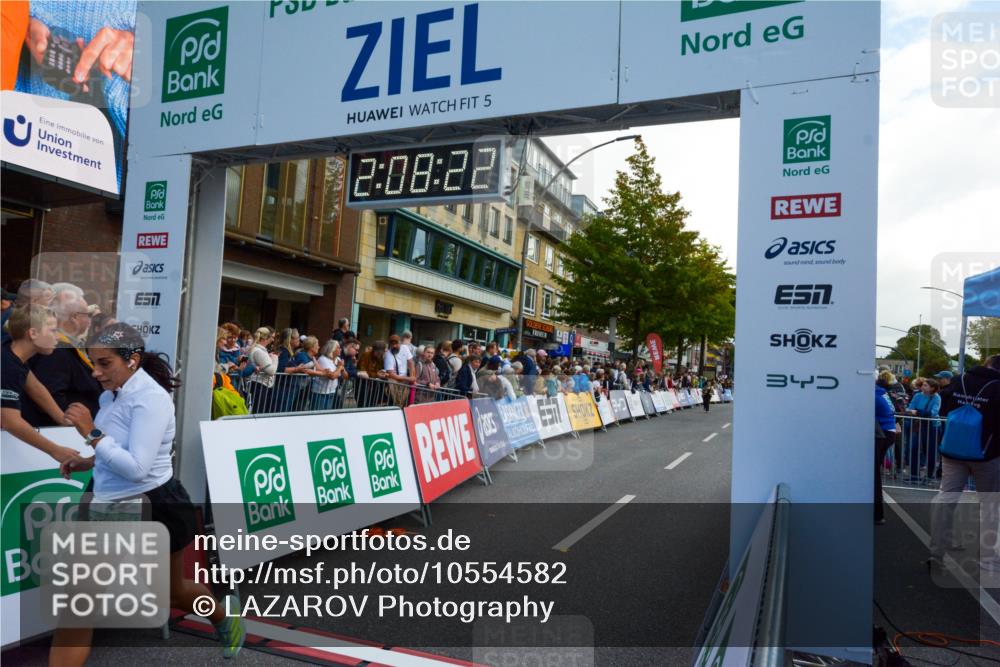 20.09.2026 - PSD Bank Halbmarathon LAZAROV Photography http://msf.ph/oto/10554582 20.09.2026 12:08:22 Ziel 2298, 2340, 2905 meine-sportfotos.de