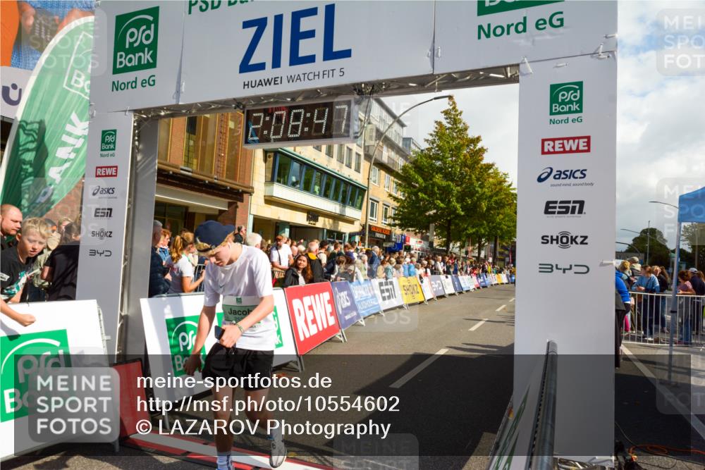 20.09.2026 - PSD Bank Halbmarathon LAZAROV Photography http://msf.ph/oto/10554602 20.09.2026 12:08:46 Ziel 2522, 4511, 4613 meine-sportfotos.de
