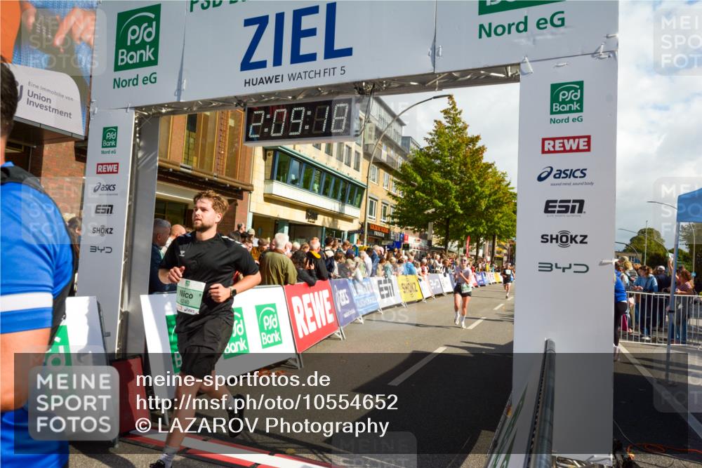 20.09.2026 - PSD Bank Halbmarathon LAZAROV Photography http://msf.ph/oto/10554652 20.09.2026 12:09:18 Ziel 1065, 1066, 1290, 1534, 1945, 2405, 3250, 3432, 3658, 4064, 4240, 4559 meine-sportfotos.de