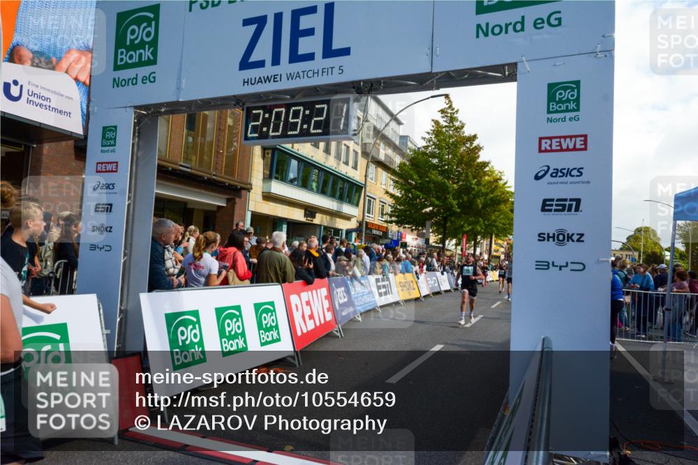 20.09.2026 - PSD Bank Halbmarathon LAZAROV Photography http://msf.ph/oto/10554659 20.09.2026 12:09:21 Ziel 1065, 1066, 1176, 1945, 2405, 3432, 3658, 3813, 4064, 4233, 4234, 4240, 4559, 4563 meine-sportfotos.de