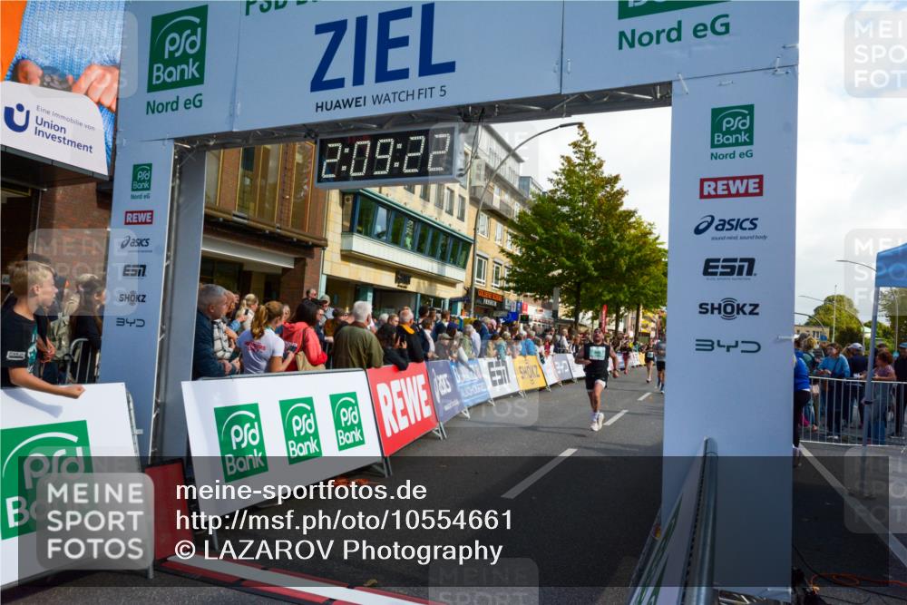 20.09.2026 - PSD Bank Halbmarathon LAZAROV Photography http://msf.ph/oto/10554661 20.09.2026 12:09:21 Ziel 1065, 1066, 1176, 1945, 2405, 3432, 3658, 3813, 4064, 4233, 4234, 4240, 4559, 4563 meine-sportfotos.de