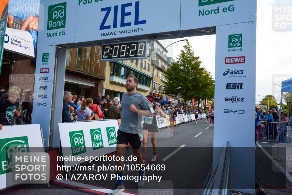 20.09.2026 - PSD Bank Halbmarathon LAZAROV Photography http://msf.ph/oto/10554669 20.09.2026 12:09:27 Ziel 1031, 1167, 1176, 2526, 3137, 3339, 3658, 3813, 3816, 4030, 4064, 4233, 4234, 4559, 4563 meine-sportfotos.de